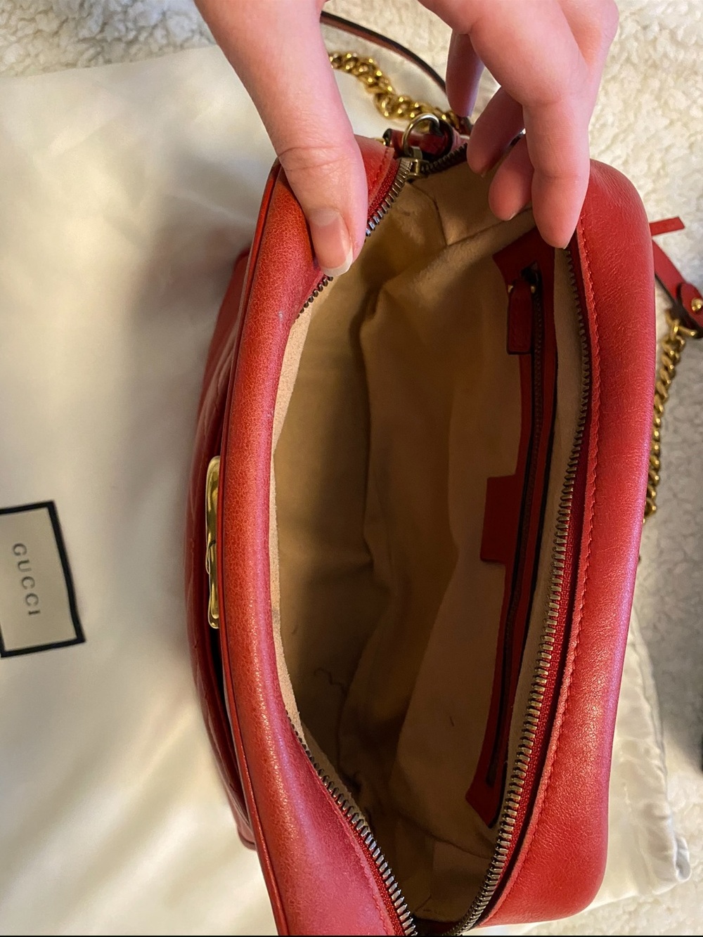 Gucci Red Quilted Chevron Leather Crossbody with Gold GG - Picture 2 of 3